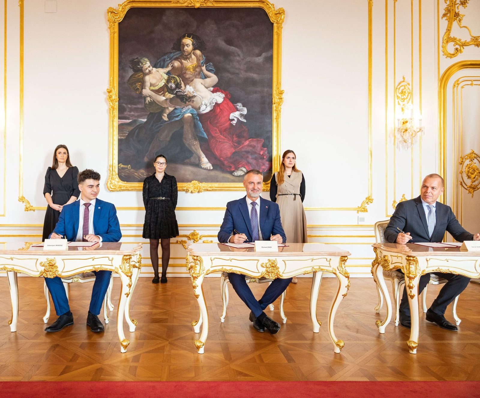 Podpis memoranda s Kanceláriou NR SR